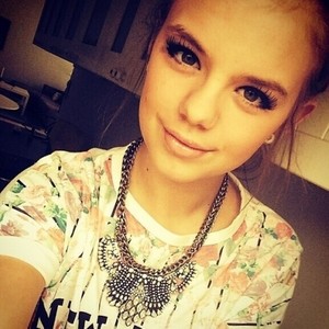 Julie Bjerre资料,Julie Bjerre最新歌曲,Julie BjerreMV视频,Julie Bjerre音乐专辑,Julie Bjerre好听的歌