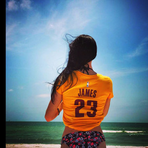 邸青儿资料,邸青儿最新歌曲,邸青儿MV视频,邸青儿音乐专辑,邸青儿好听的歌