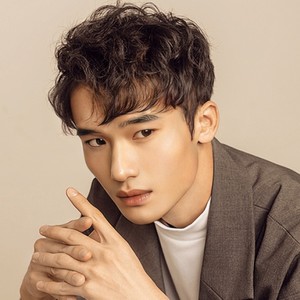 凌风资料,凌风最新歌曲,凌风MV视频,凌风音乐专辑,凌风好听的歌