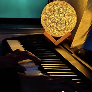 Hollow资料,Hollow最新歌曲,HollowMV视频,Hollow音乐专辑,Hollow好听的歌