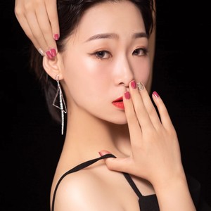 严小妍资料,严小妍最新歌曲,严小妍MV视频,严小妍音乐专辑,严小妍好听的歌