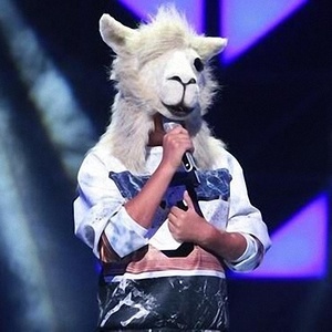 #张云雷《乾坤带》 我就是因为辫儿的这段戏,才觉得评剧也可以唱这么好听!-羊驼