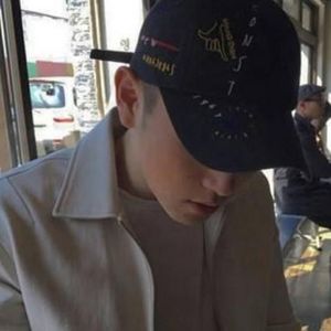 解忧嘉伟资料,解忧嘉伟最新歌曲,解忧嘉伟MV视频,解忧嘉伟音乐专辑,解忧嘉伟好听的歌