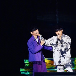 摩天伦资料,摩天伦最新歌曲,摩天伦MV视频,摩天伦音乐专辑,摩天伦好听的歌