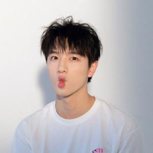 岳岳资料,岳岳最新歌曲,岳岳MV视频,岳岳音乐专辑,岳岳好听的歌