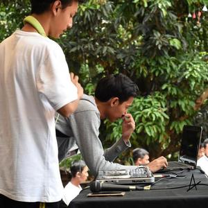 Aradhana资料,Aradhana最新歌曲,AradhanaMV视频,Aradhana音乐专辑,Aradhana好听的歌