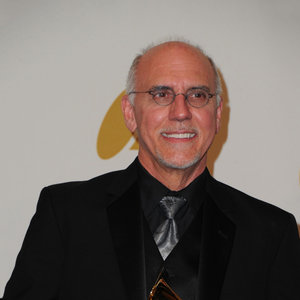 Larry Carlton