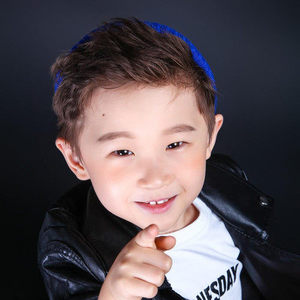 王梓淳资料,王梓淳最新歌曲,王梓淳MV视频,王梓淳音乐专辑,王梓淳好听的歌