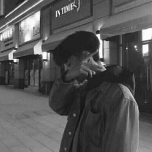 千鸢资料,千鸢最新歌曲,千鸢MV视频,千鸢音乐专辑,千鸢好听的歌