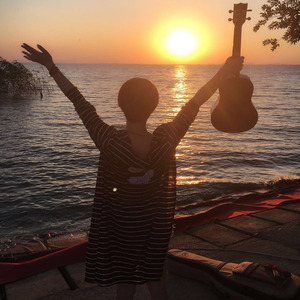 ukulele娟子 - 不做你幸福的玫瑰 (MV)