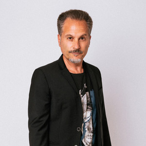 Carl Fanini资料,Carl Fanini最新歌曲,Carl FaniniMV视频,Carl Fanini音乐专辑,Carl Fanini好听的歌