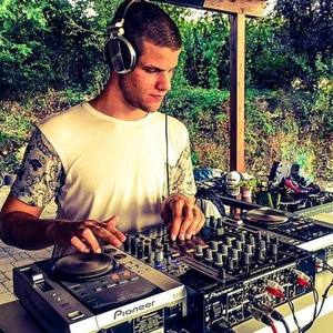 Deepower资料,Deepower最新歌曲,DeepowerMV视频,Deepower音乐专辑,Deepower好听的歌