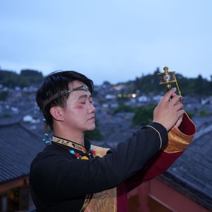 千羽函资料,千羽函最新歌曲,千羽函MV视频,千羽函音乐专辑,千羽函好听的歌