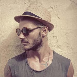 Eagles & Butterflies资料,Eagles & Butterflies最新歌曲,Eagles & ButterfliesMV视频,Eagles & Butterflies音乐专辑,Eagles & Butterflies好听的歌