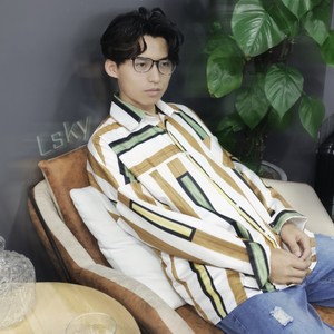 王义飞资料,王义飞最新歌曲,王义飞MV视频,王义飞音乐专辑,王义飞好听的歌