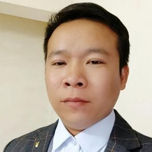 一对旧皮鞋