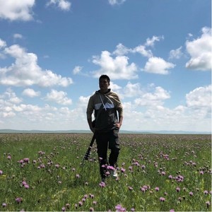 何日朗资料,何日朗最新歌曲,何日朗MV视频,何日朗音乐专辑,何日朗好听的歌