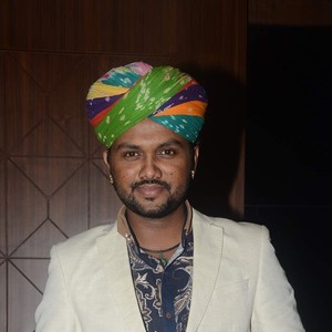 Swaroop Khan资料,Swaroop Khan最新歌曲,Swaroop KhanMV视频,Swaroop Khan音乐专辑,Swaroop Khan好听的歌