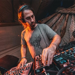 Gumi资料,Gumi最新歌曲,GumiMV视频,Gumi音乐专辑,Gumi好听的歌