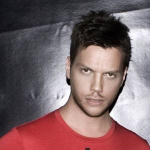 Sinan Akçıl资料,Sinan Akçıl最新歌曲,Sinan AkçılMV视频,Sinan Akçıl音乐专辑,Sinan Akçıl好听的歌