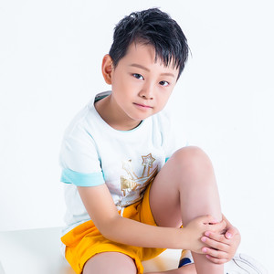 黄国栋资料,黄国栋最新歌曲,黄国栋MV视频,黄国栋音乐专辑,黄国栋好听的歌