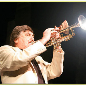 Kenny Ball资料,Kenny Ball最新歌曲,Kenny BallMV视频,Kenny Ball音乐专辑,Kenny Ball好听的歌