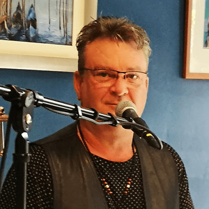 Simon Rhodes资料,Simon Rhodes最新歌曲,Simon RhodesMV视频,Simon Rhodes音乐专辑,Simon Rhodes好听的歌