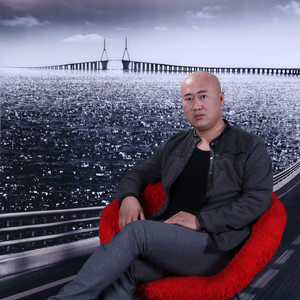 走在黑夜里的人