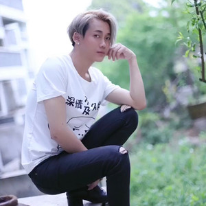 莫小炜资料,莫小炜最新歌曲,莫小炜MV视频,莫小炜音乐专辑,莫小炜好听的歌