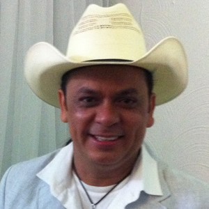 Frank Aguiar资料,Frank Aguiar最新歌曲,Frank AguiarMV视频,Frank Aguiar音乐专辑,Frank Aguiar好听的歌