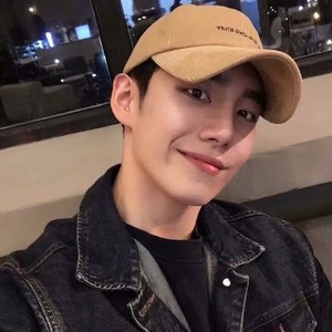 皇叔资料,皇叔最新歌曲,皇叔MV视频,皇叔音乐专辑,皇叔好听的歌