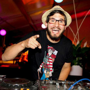 DJ Piccolo资料,DJ Piccolo最新歌曲,DJ PiccoloMV视频,DJ Piccolo音乐专辑,DJ Piccolo好听的歌