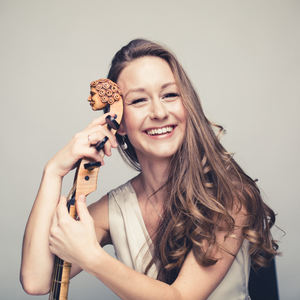 Julia Karpeta资料,Julia Karpeta最新歌曲,Julia KarpetaMV视频,Julia Karpeta音乐专辑,Julia Karpeta好听的歌