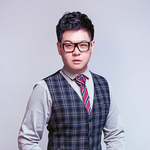 不求名来名自扬