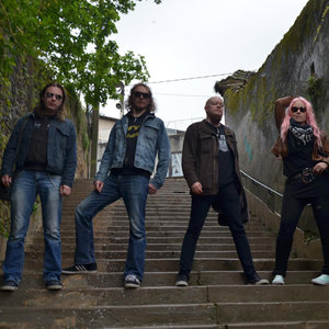 Manzana资料,Manzana最新歌曲,ManzanaMV视频,Manzana音乐专辑,Manzana好听的歌