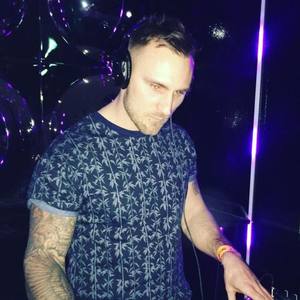 Lee Coulson资料,Lee Coulson最新歌曲,Lee CoulsonMV视频,Lee Coulson音乐专辑,Lee Coulson好听的歌