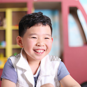 金色阳光幼儿园 (Inst.)