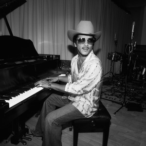 Bruno Mars资料,Bruno Mars最新歌曲,Bruno MarsMV视频,Bruno Mars音乐专辑,Bruno Mars好听的歌