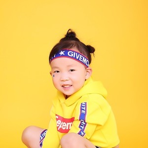 周傲涵资料,周傲涵最新歌曲,周傲涵MV视频,周傲涵音乐专辑,周傲涵好听的歌