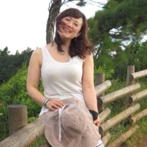 赵育娴资料,赵育娴最新歌曲,赵育娴MV视频,赵育娴音乐专辑,赵育娴好听的歌