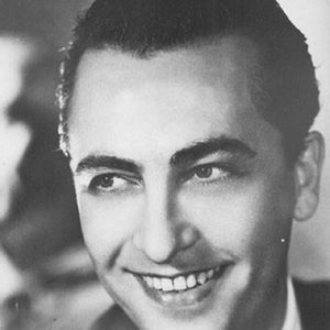 Hugo Del Carril资料,Hugo Del Carril最新歌曲,Hugo Del CarrilMV视频,Hugo Del Carril音乐专辑,Hugo Del Carril好听的歌