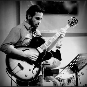 Enrique Peña资料,Enrique Peña最新歌曲,Enrique PeñaMV视频,Enrique Peña音乐专辑,Enrique Peña好听的歌