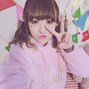 龙家葵葵资料,龙家葵葵最新歌曲,龙家葵葵MV视频,龙家葵葵音乐专辑,龙家葵葵好听的歌