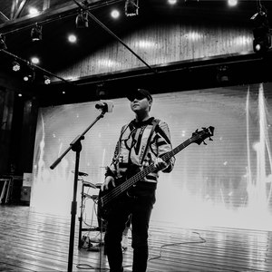 少莫伤资料,少莫伤最新歌曲,少莫伤MV视频,少莫伤音乐专辑,少莫伤好听的歌