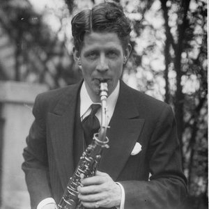 Rudy Vallee & His Connecticut Yankees