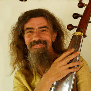 Chinmaya Dunster资料,Chinmaya Dunster最新歌曲,Chinmaya DunsterMV视频,Chinmaya Dunster音乐专辑,Chinmaya Dunster好听的歌