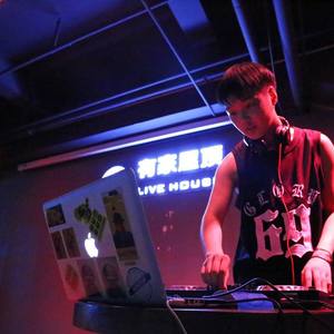 DJ Cow资料,DJ Cow最新歌曲,DJ CowMV视频,DJ Cow音乐专辑,DJ Cow好听的歌