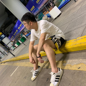 何延业资料,何延业最新歌曲,何延业MV视频,何延业音乐专辑,何延业好听的歌