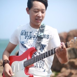 凤凰花开的路口