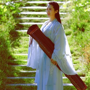 周芊序资料,周芊序最新歌曲,周芊序MV视频,周芊序音乐专辑,周芊序好听的歌